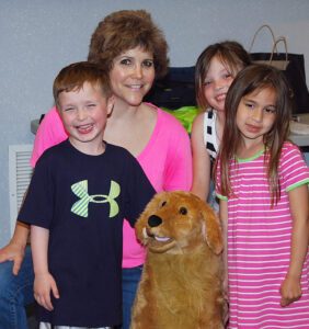 Lisa Desatnik and kids at the Madeira Branch Library in Cincinnati